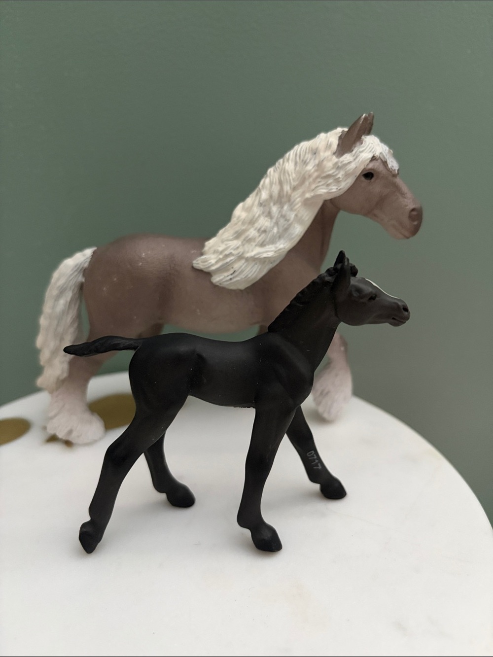 Schleich silver dapper mare & Safari ltd black foal